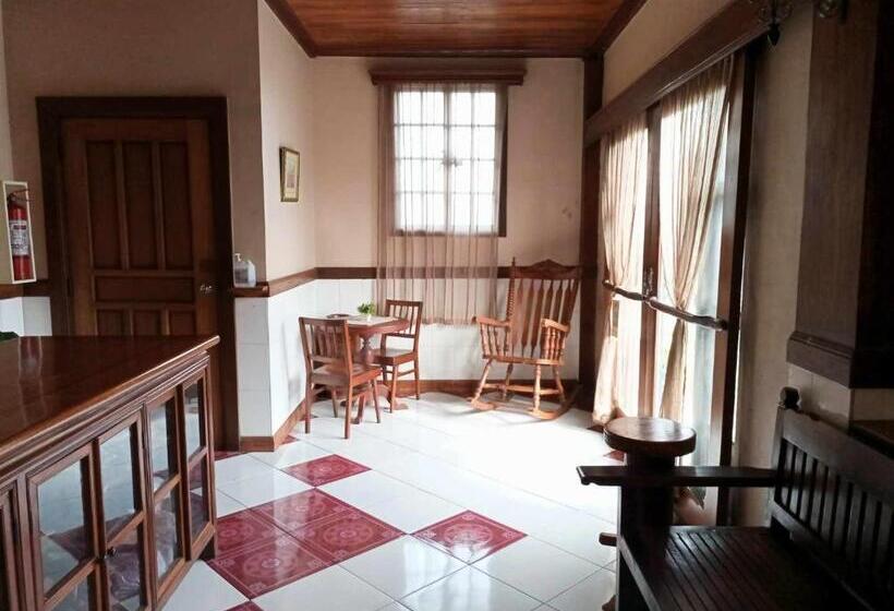 هاستل Small Room In Casa De Piedra Pension House