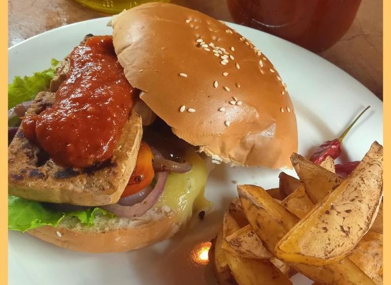 تختخواب و صبحانه At Home