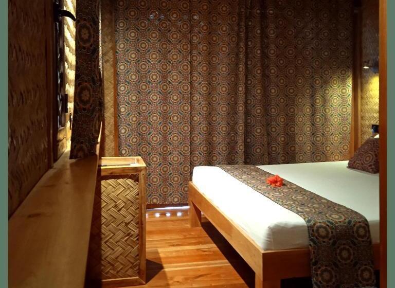 تختخواب و صبحانه At Home