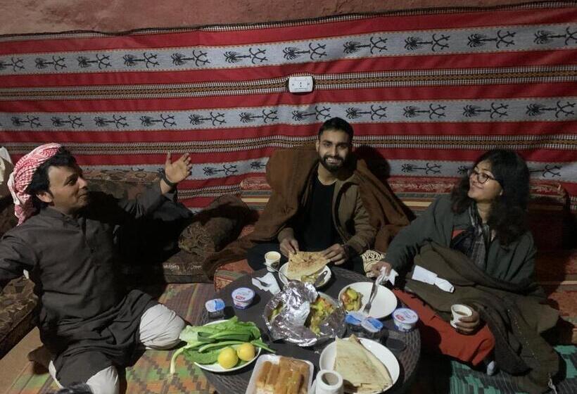 تختخواب و صبحانه Bedouin Experient House