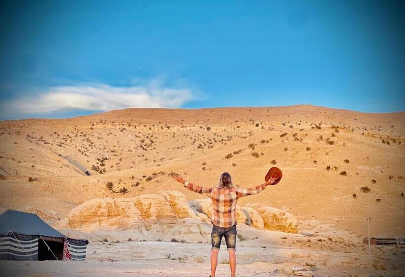 تختخواب و صبحانه Bedouin Experient House