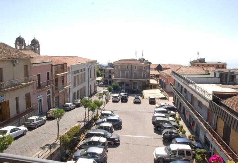 住宿加早餐  Bouganville House