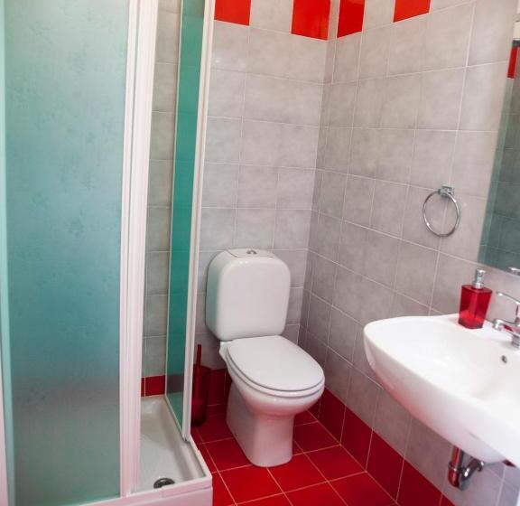 住宿加早餐  Bouganville House