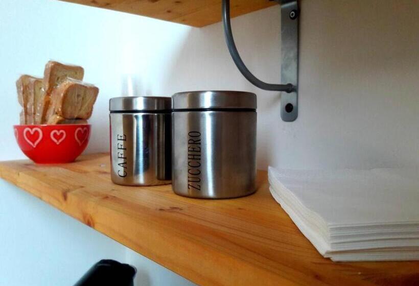 تختخواب و صبحانه Camera E Bagno Privato A 3 Minuti Dalla Stazione