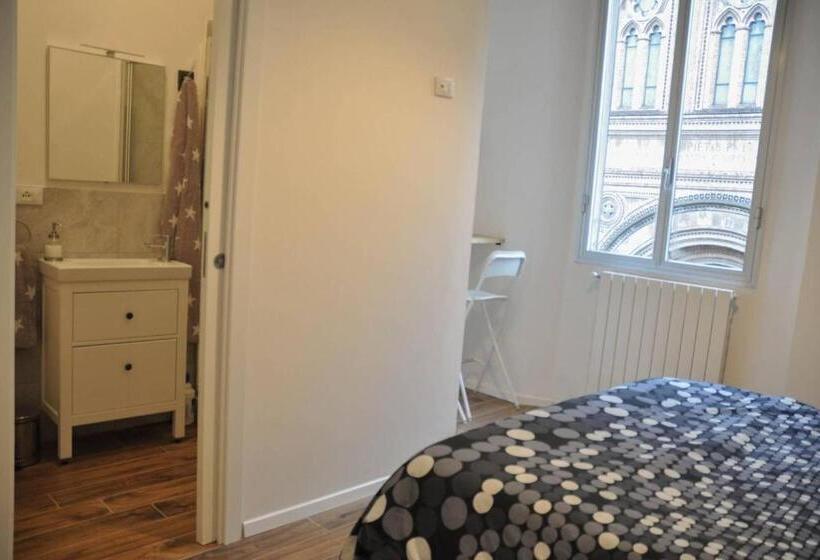 تختخواب و صبحانه Camera E Bagno Privato A 3 Minuti Dalla Stazione