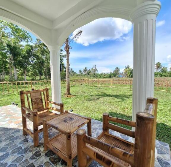 Bed and Breakfast Joe S Castle