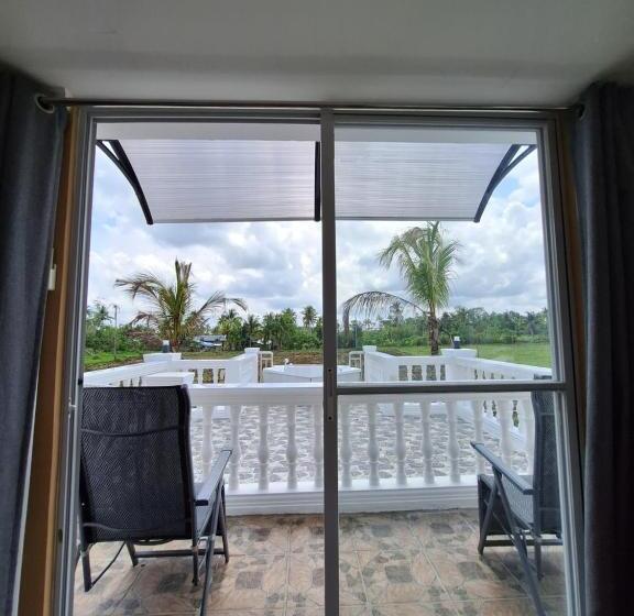 Bed and Breakfast Joe S Castle