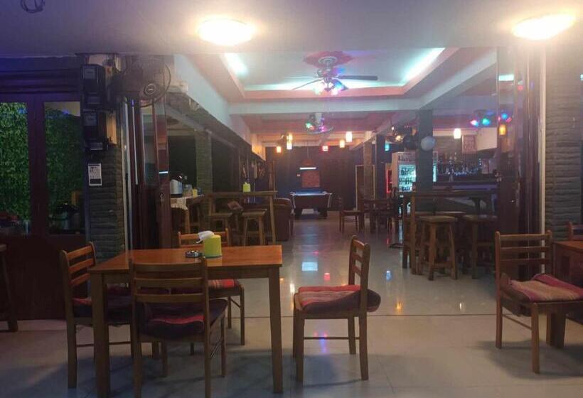 مبيت وإفطار Just A Puff