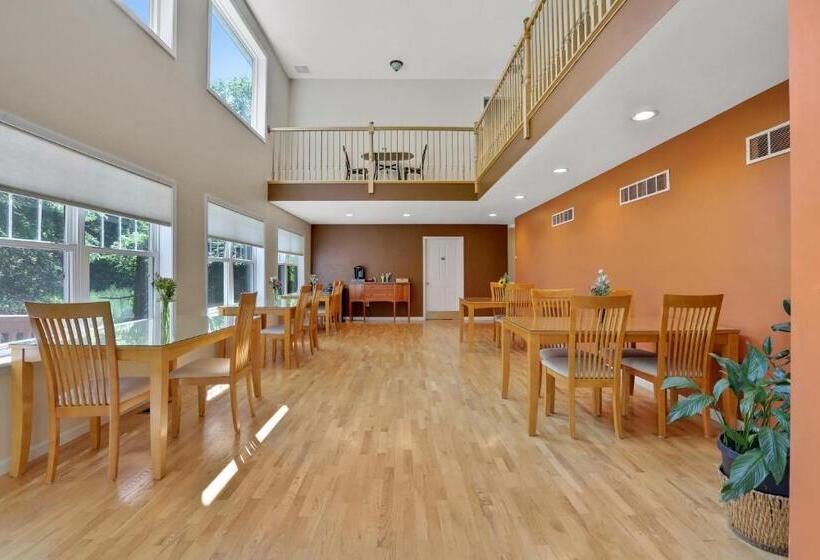 مبيت وإفطار Moondance Ridge Suites