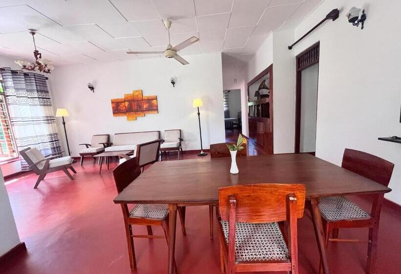 민박 Quantum Villa Weligambay