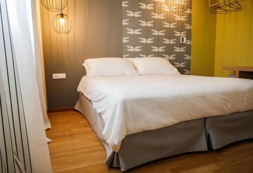 تختخواب و صبحانه Torte & Lini