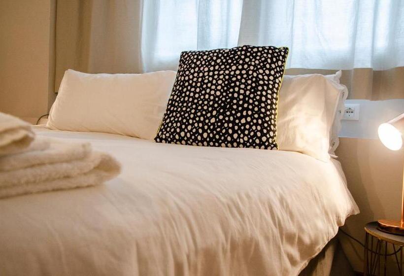 تختخواب و صبحانه Torte & Lini