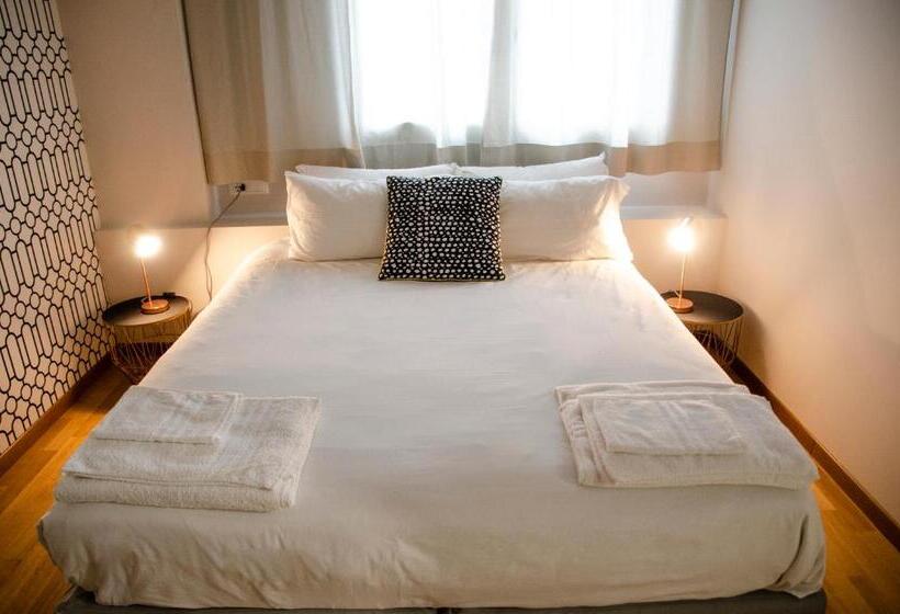 تختخواب و صبحانه Torte & Lini