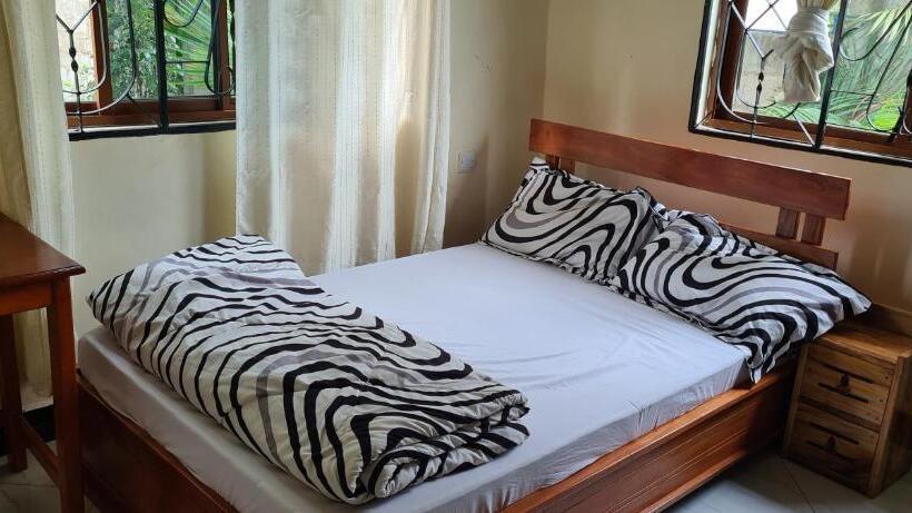 مبيت وإفطار Triple D S