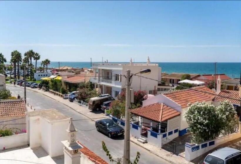 Blife Faro Beach Hostel & Rooms