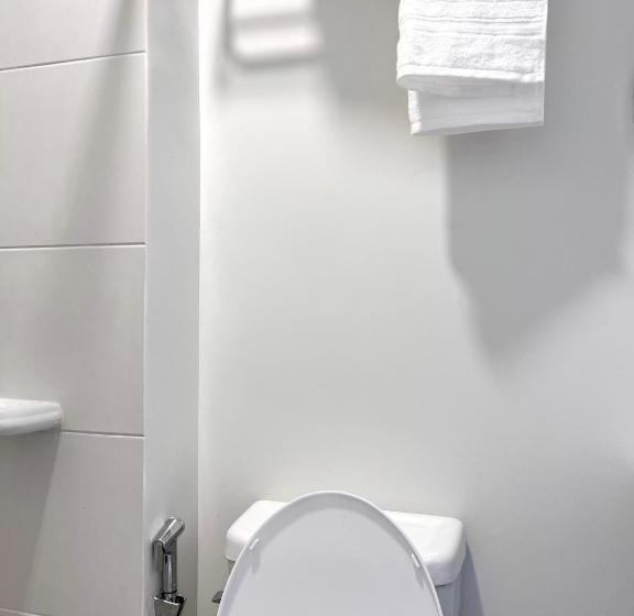 Symfoni Nichols Bossa Tower 2