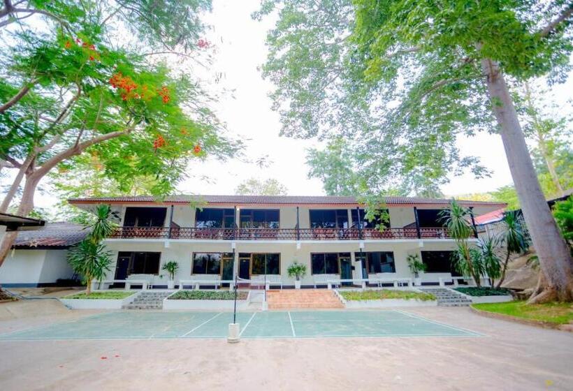 酒店 เพชรมณีกาญจน์ บีช รีสอร์ท