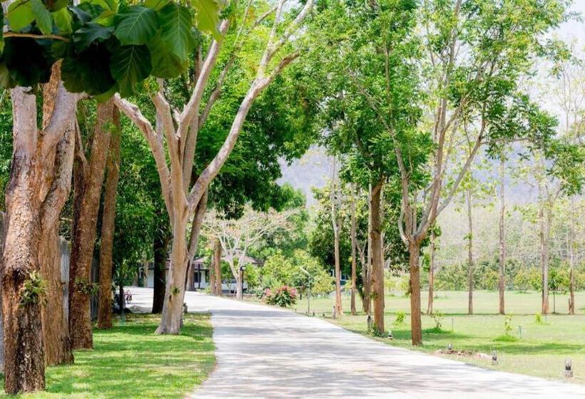 酒店 เพชรมณีกาญจน์ บีช รีสอร์ท