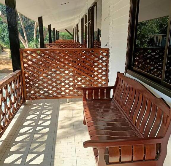 酒店 เพชรมณีกาญจน์ บีช รีสอร์ท