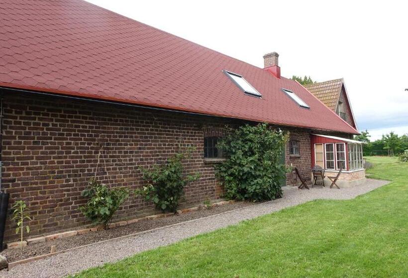 호텔 Attic Apartment On Countryside