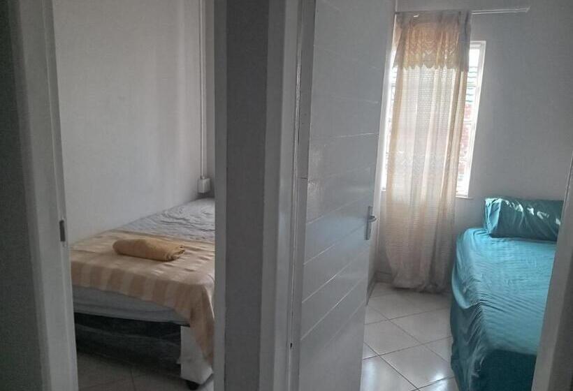 Капсульный Oтель Las Palmas Day & Night Guest House