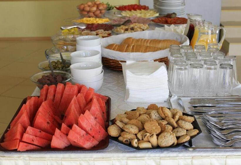 בית מלון כפרי семеен хотел идън