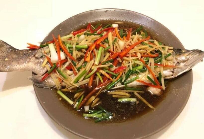 فندق Good View Nan Restaurant &