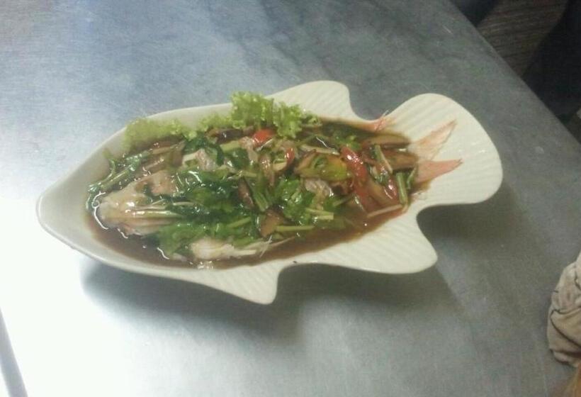 فندق Good View Nan Restaurant &