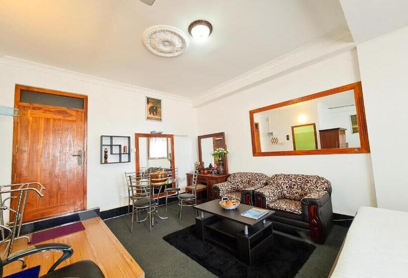 Отель Hambantota Beach