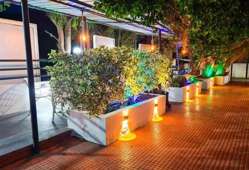 Отель Hambantota Beach