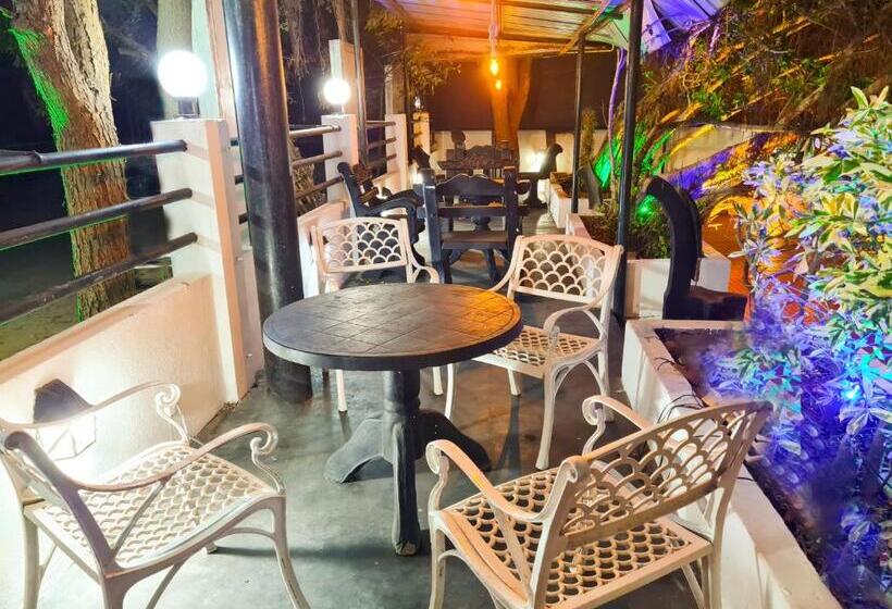 Отель Hambantota Beach