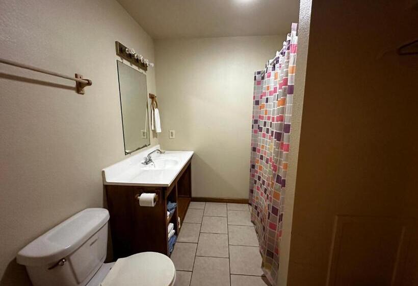 Отель Holly Park Marina