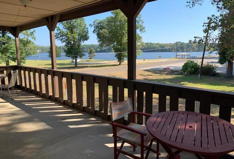 Отель Holly Park Marina