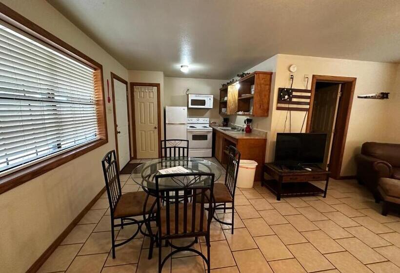 Отель Holly Park Marina