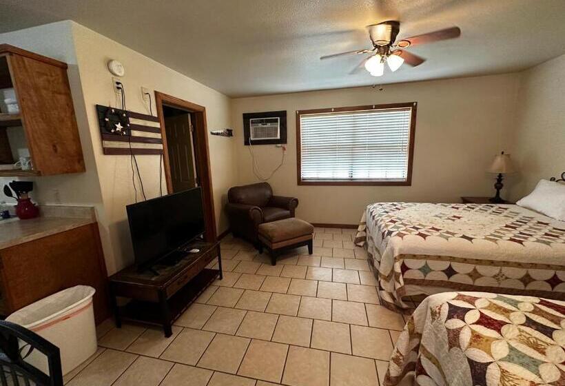 Отель Holly Park Marina