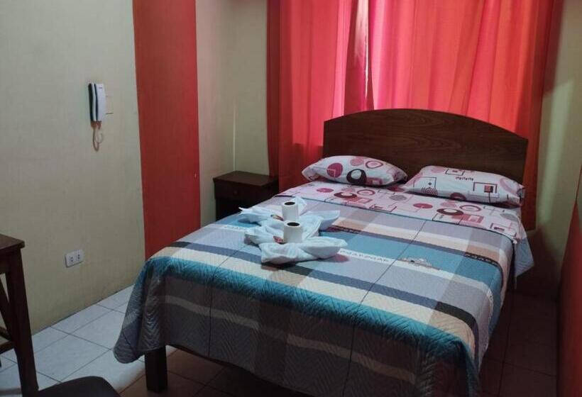 호텔 Hostal Corona