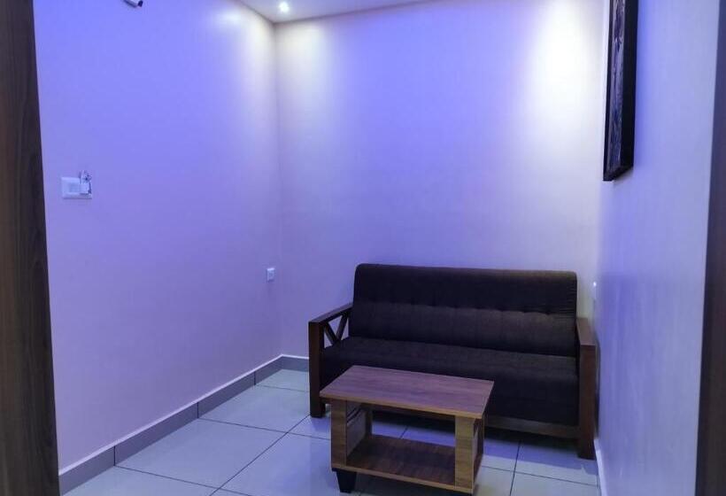 ホテル Ivyark Residency