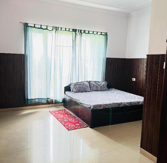 בית מלון כפרי Kalash Garden