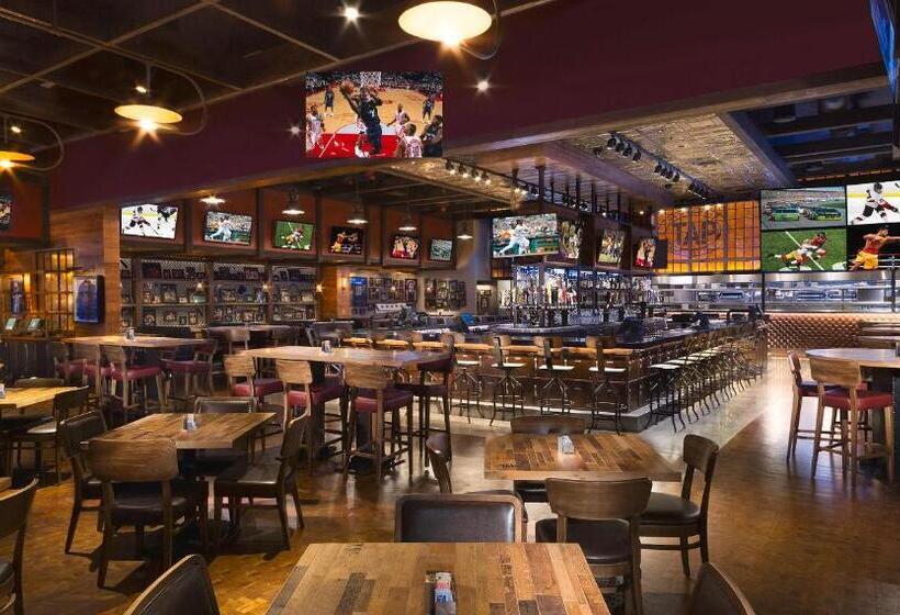 호텔 Lucky Gem Penthouse & Luxury Suites At Signature Resort, Balcony Strip View 2605