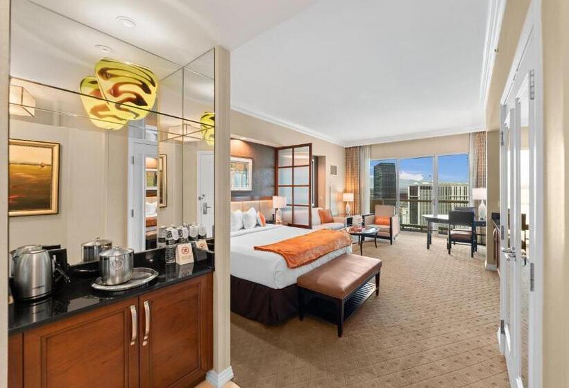 هتل Lucky Gem Penthouse & Luxury Suites At Signature Resort, Balcony Strip View 2605