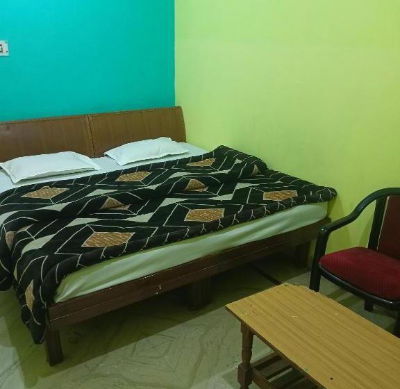 酒店 Madhur New Tourist Lodge