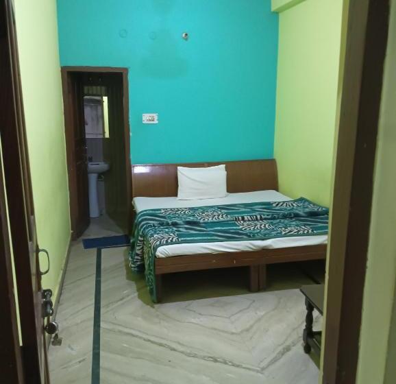 酒店 Madhur New Tourist Lodge