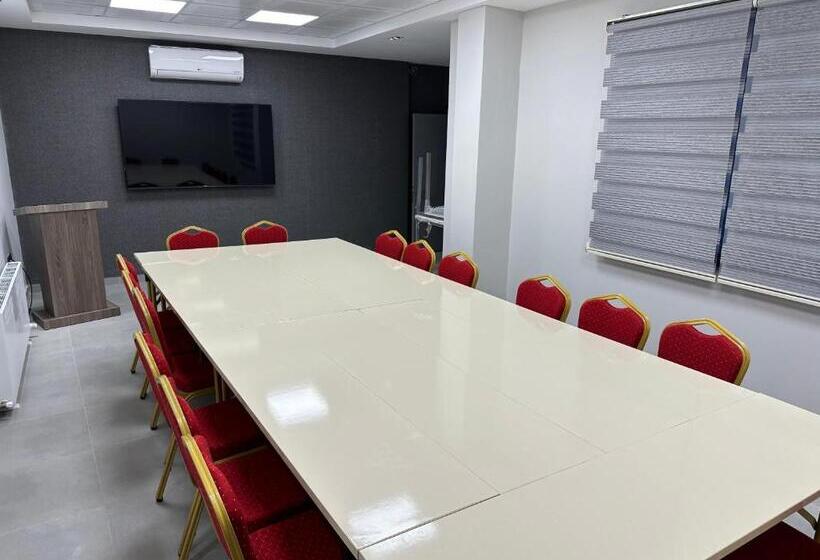 酒店 Marasium Suites