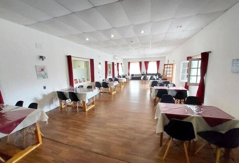 هتل Mesón Do Vento