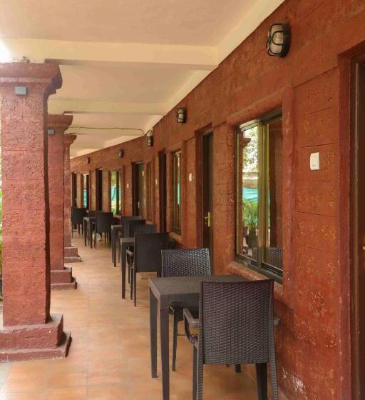 فندق On The Rocks