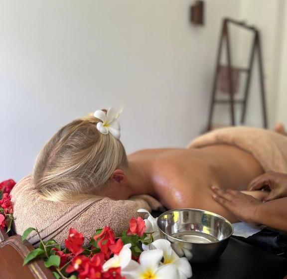 酒店 Palm Garden Ayurveda Resort