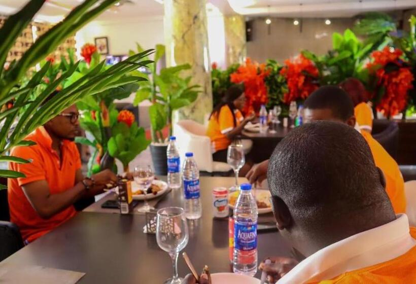 ホテル The Paradise Beach Resort And Apartment