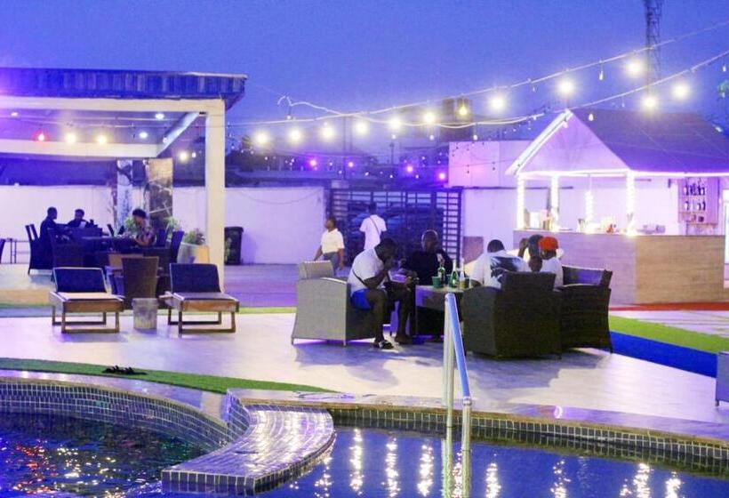 ホテル The Paradise Beach Resort And Apartment