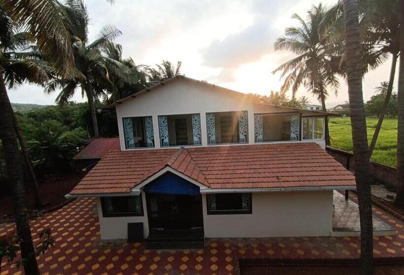 فندق Sushegad Guhagar Beach