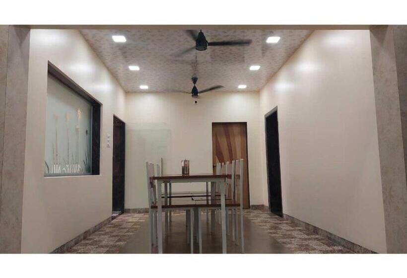 فندق Sushegad Guhagar Beach